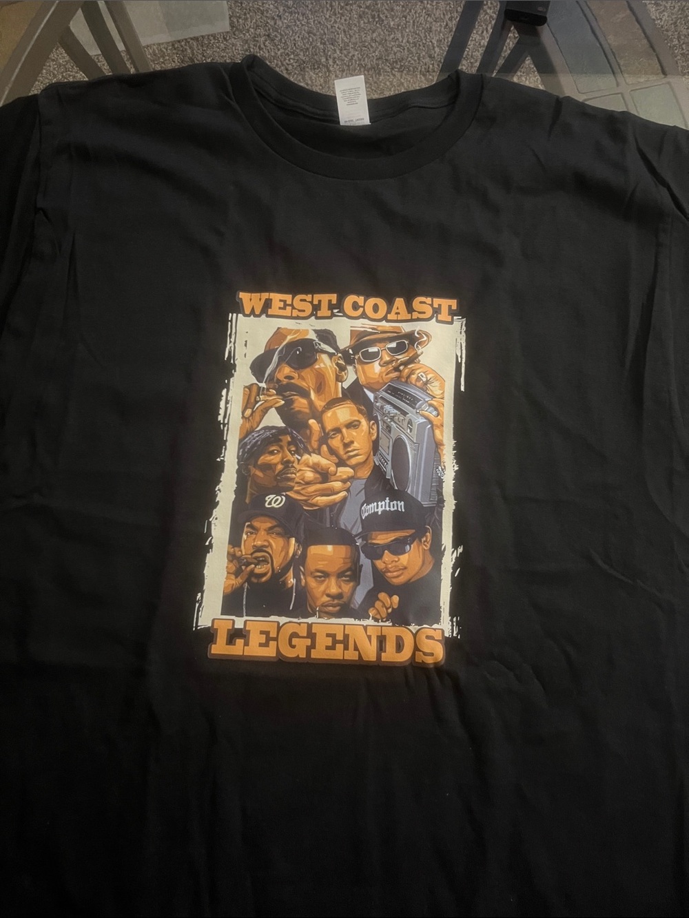 Urban Outfitters Black West Coast Legends Short Sleeve Tee - Picture 2 of 3